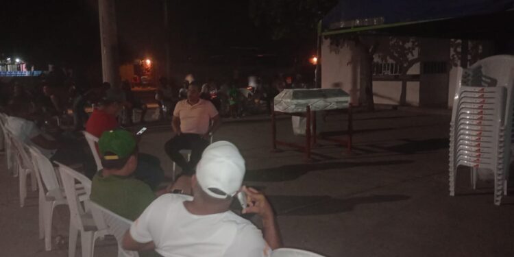 Líderes y comunidad de Riohacha se tomaron las oficinas de Air-e en señal de protesta