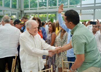 Luis Carlos Sarmiento ratificó compromiso del Grupo Aval con ‘Misión La Guajira’