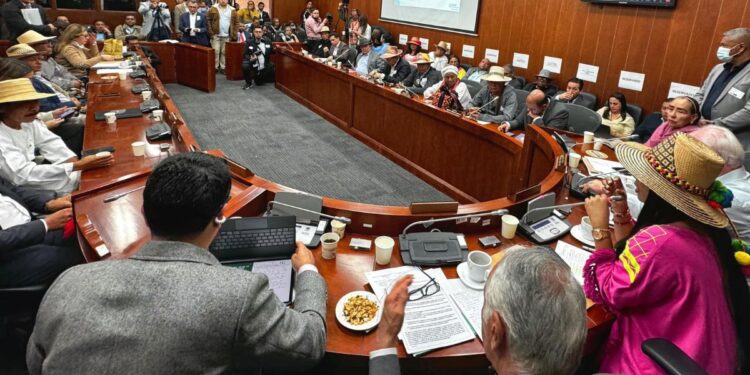 Martha Peralta se reunió con autoridades wayuu de IPS, MinSalud, Supersalud y Adres