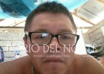 Mototaxista fue asesinado mientras se daba un baño en el patio de su casa en zona rural de Albania