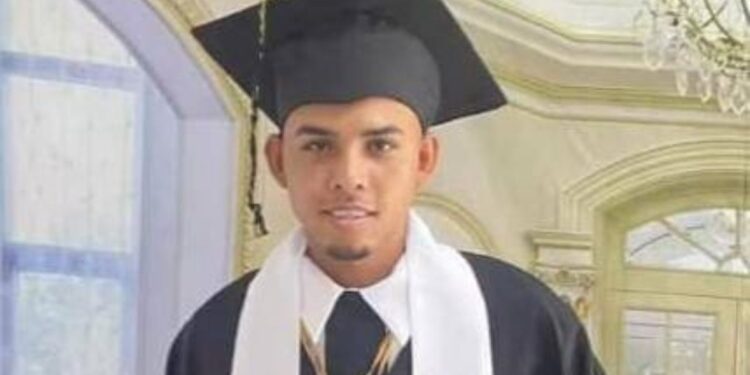 El 21 de junio se graduaba el joven asesinado en medio de un atentado sicarial en Riohacha