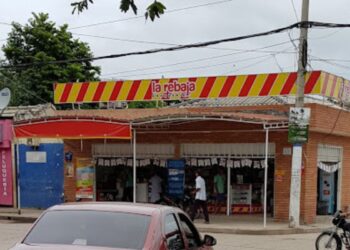 Tres sujetos hurtan 5 millones de pesos en una reconocida droguería en San Juan del Cesar