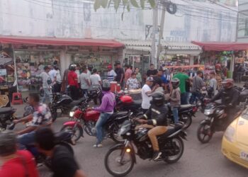 Un Vendedor informal y un mototaxista  alteraron el orden público en el mercado viejo de Riohacha