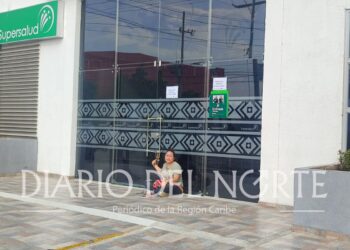Madre clama a la Superintendencia de Salud por el tratamiento de su hijo de 10 años
