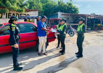 Joven guajira trabaja incansablemente por la seguridad y el bienestar de su comunidad