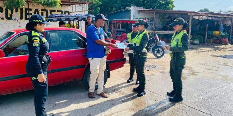Joven guajira trabaja incansablemente por la seguridad y el bienestar de su comunidad