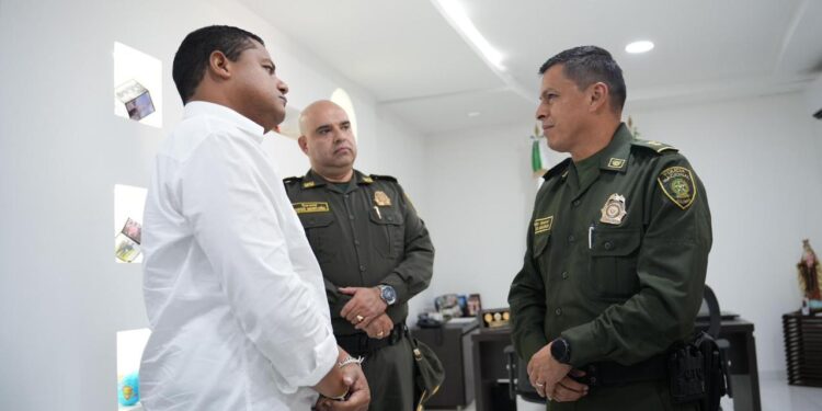 Alcalde de Riohacha y  Policía fortalecen sistemas de vigilancia para erradicar la delincuencia