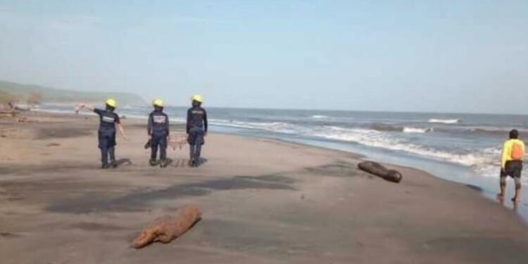 Tragedia en playas del Atlántico: Tres jóvenes ahogados y ocho rescatados al ser arrastrados por la corriente