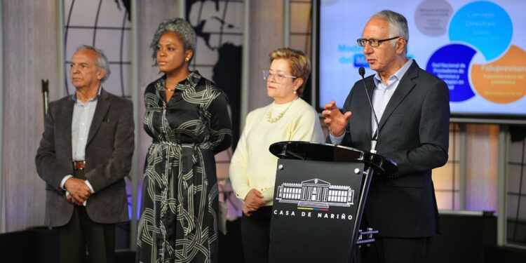 Abren investigación a cuatro ministros por irregularidades en el nuevo sistema de salud del Magisterio