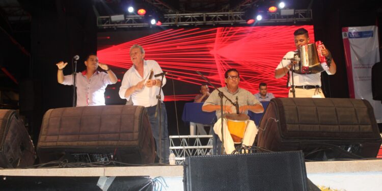 “Tiene que ser tira piedra porque nació en Villanueva”