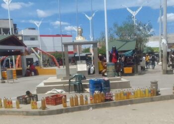 Denuncian incremento de vendedores de gasolina ilegal en parques de Uribia