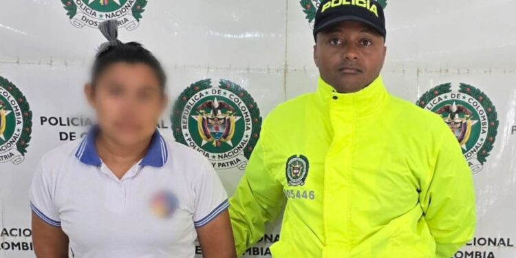 Capturan a una mujer por orden judicial ante el presunto delito de violencia intrafamiliar en Riohacha