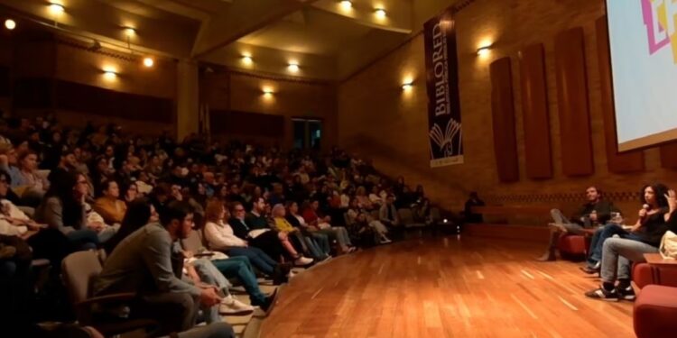 Fundación Gabo entregó el Premio Gabo 2024 en Bogotá: estos son los cinco ganadores