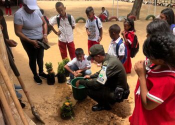 En el centro educativo Waikaipamana-Madre Verónica de Riohacha se realizó una campaña pedagógica