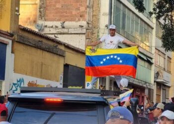 Migrantes venezolanos protestaron en Maicao por los resultados de las elecciones presidenciales en el vecino país