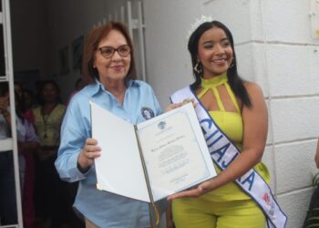 La Guajira coronada como tercera princesa en el Festival Nacional del Folclor en Ibagué