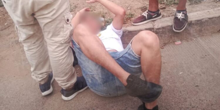 Comunidad le da una “Paloterapia” a un hombre en Maicao en hechos confusos