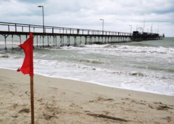 Prohibido bañarse en las playas de Riohacha por fuertes vientos y oleaje
