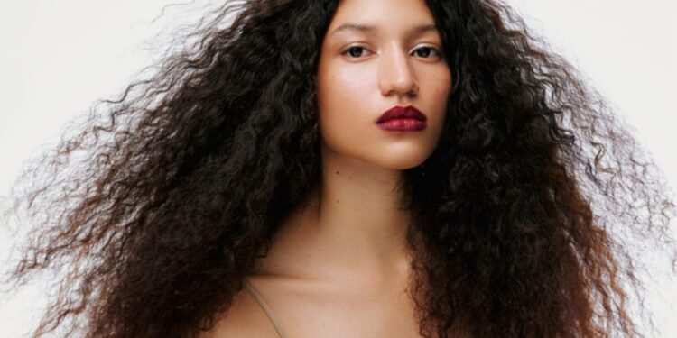 Kenysleth Salgado Lyons: una modelo de talla global