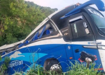 Volcamiento de un bus deja 7 heridos en el Cesar