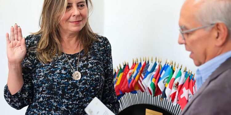 Helga Rivas es la nueva ministra de Vivienda, Ciudad y Territorio de Colombia