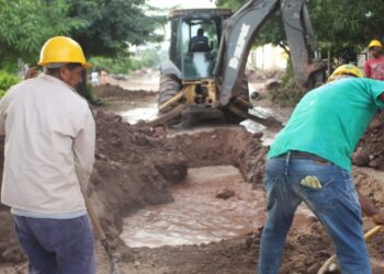 Iniciaron trabajos de reposición donde se cambiarán 300 metros lineales de tubería en PVC en Villanueva