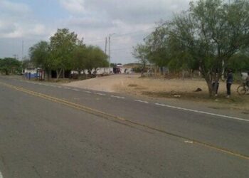 Tiran el cadáver de una persona cerca de Almagrario en la salida de Riohacha a Dibulla