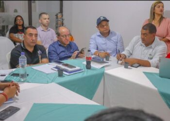 Autoridades realizan mesas de trabajo para la construcción de protocolos “OUNUWAWAA” en La Guajira