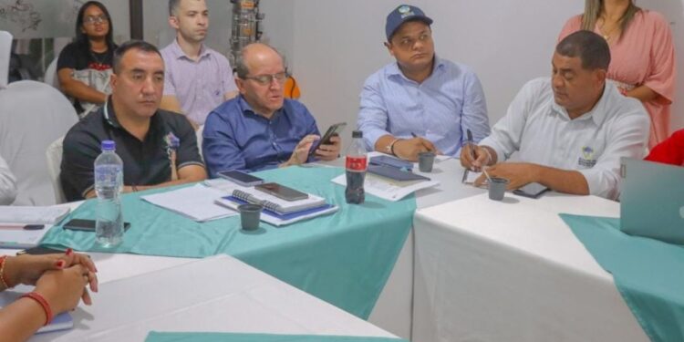 Autoridades realizan mesas de trabajo para la construcción de protocolos “OUNUWAWAA” en La Guajira