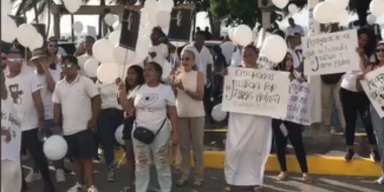 Familiares y amigos exigen justicia por el asesinato del cantautor Jaime Molina