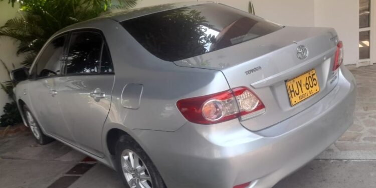 En la vía Riohacha – Hatonuevo interceptan y le roban el vehiculo a exsecretario de tránsito departamental