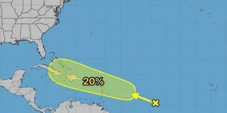 Alerta por un disturbio tropical en el Atlántico Central que podría convertirse en un huracán en el Caribe