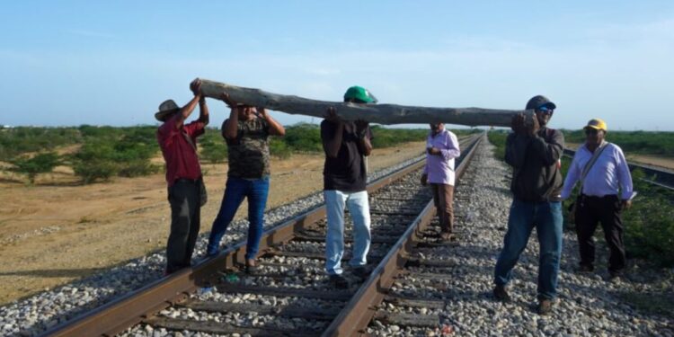 Desbloqueada la vía férrea tras nueve días de cierre