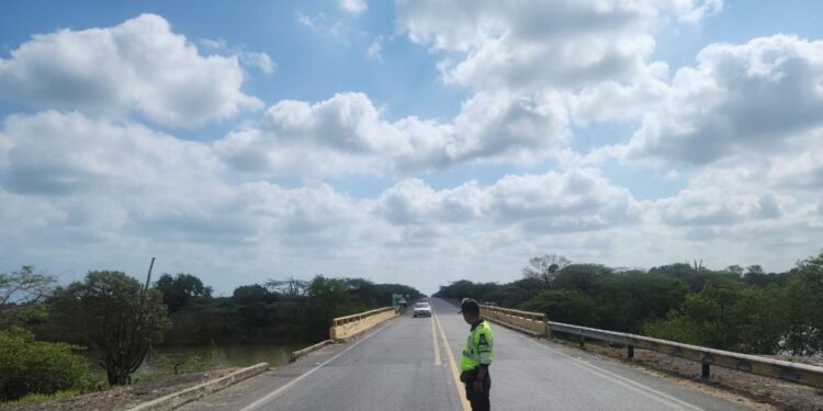 Restablecida movilidad en la vía Riohacha – Dibulla tras  cuatro horas de bloqueo