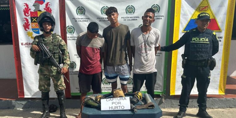 Capturan a tres sujetos que estarían dedicados al atraco en la vía Maicao – Albania