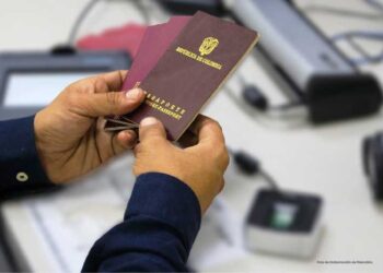 Procuraduría alerta a la Cancillería por problemas con los pasaportes