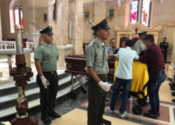 La Policía de La Guajira despide con honores al patrullero José Elver Augusto Valero Vergel