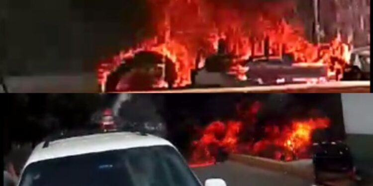 Motocicleta se incendió cuando le estaban llenando el tanque de gasolina en Paraguachón