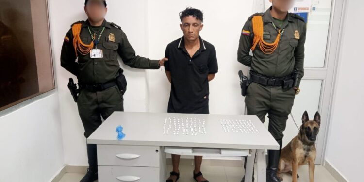 En el mercado viejo de Riohacha, capturan a una persona con 159 papeletas de clorhidrato de cocaína