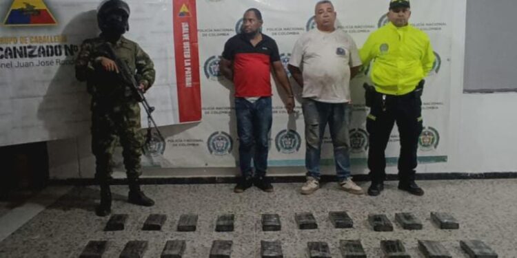 Capturan a dos personas con 21 kilos de clorhidrato de cocaína en Villanueva