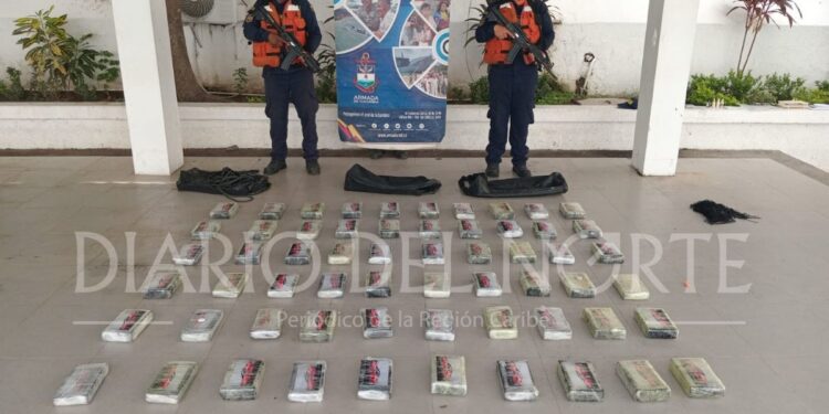 Incautan más de 60 kilogramos de cocaína en un buque de carga de transporte marítimo cerca a Puerto Bolívar