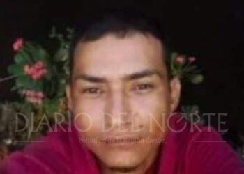 Hombre muere de un disparó luego de intentar agredir a un Policía Nacional