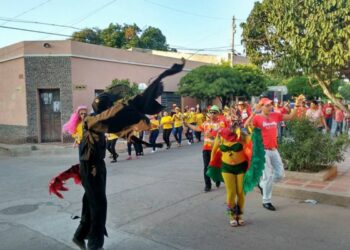 ‘Gallinazo y su pata quebrada alborotao con La Fernandina’