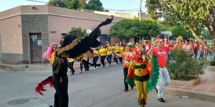 ‘Gallinazo y su pata quebrada alborotao con La Fernandina’