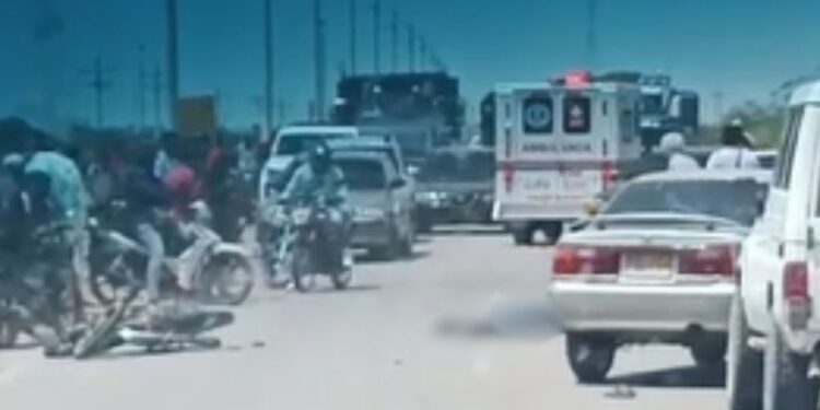 Una mujer muerta y hombre herido deja accidente de tránsito en el sector de Cuatro Vías de Uribia