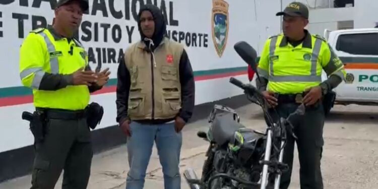 La Policía Nacional recupera una motocicleta hurtada en Riohacha