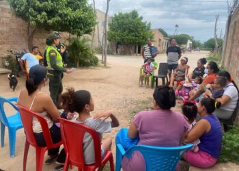 Para mitigar la materialización de delitos menores realizan campañas preventivas en Distracción