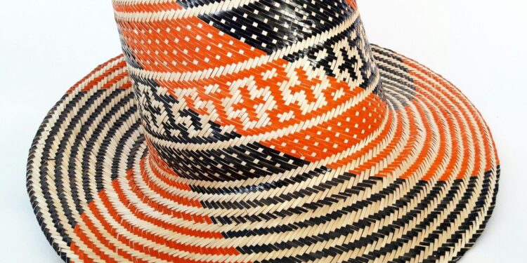 El sombrero del palabrero…entre el respeto a la palabra y la indignidad
