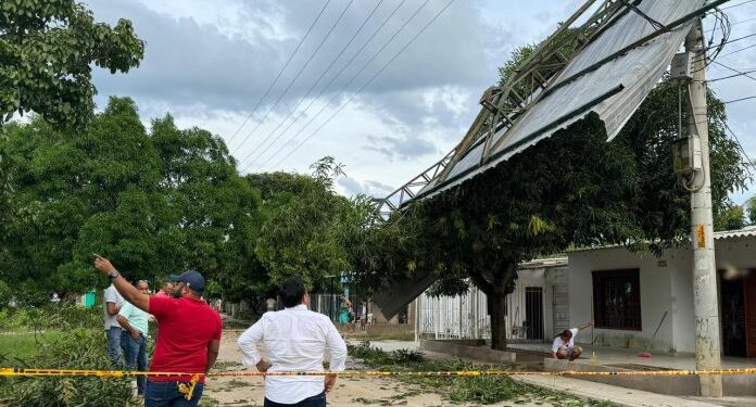Onda tropical provocó fuertes vientos y daños en el Atlántico