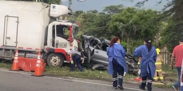 Furgón chocó contra peaje de Neguanje y varios carros en la vía La Guajira – Santa Marta: 6 heridos